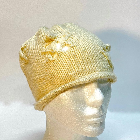 NWT Hand Knit Cashmere/Wool Blend Butterfly Cliche Beanie Hat One Size Fits Most - Picture 3 of 7